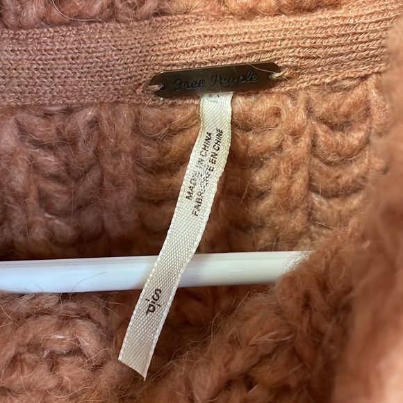 Free People sweater - Picture 7 of 8